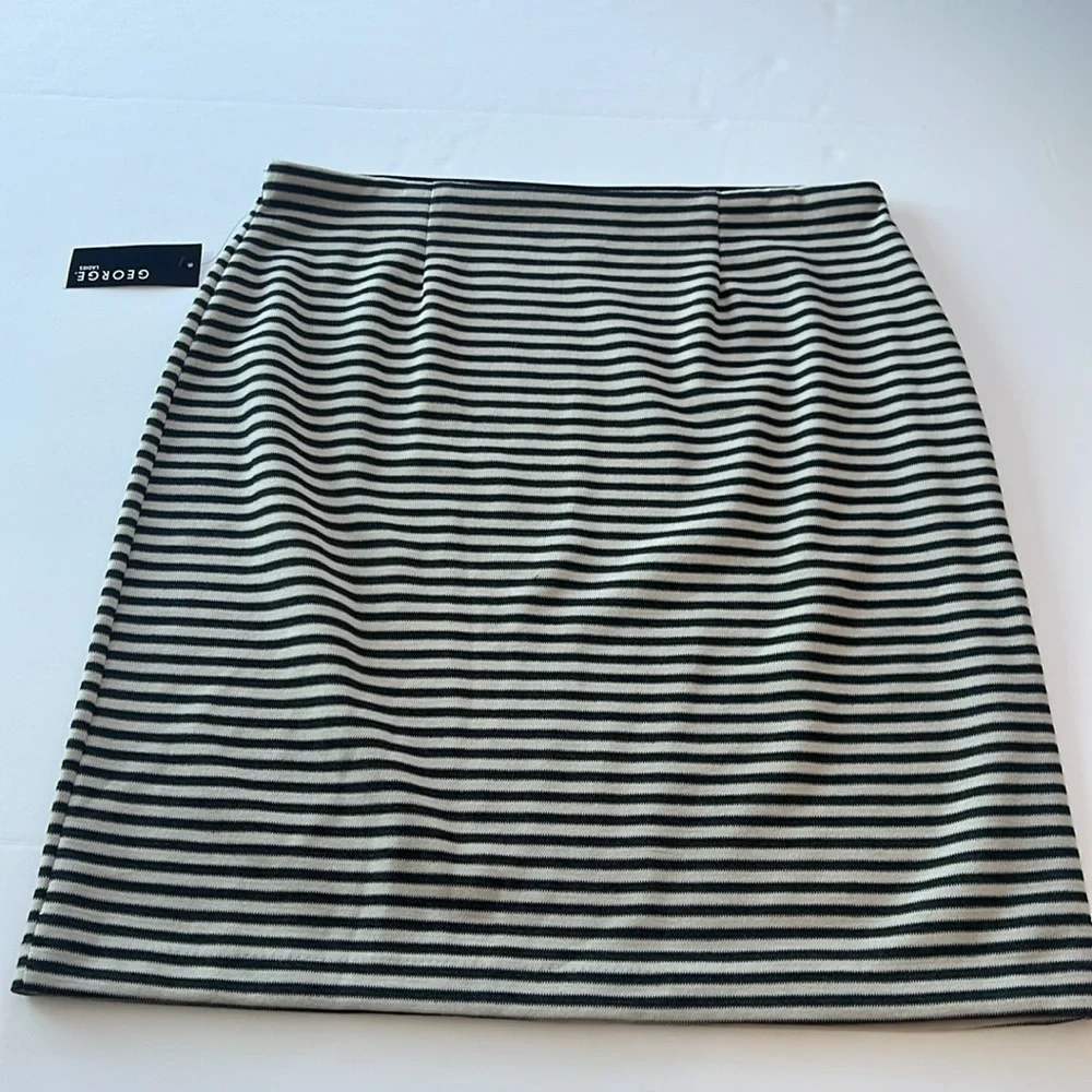 Women’s striped skirt, black and cream size large 12/14 NWT - Picture 6 of 9